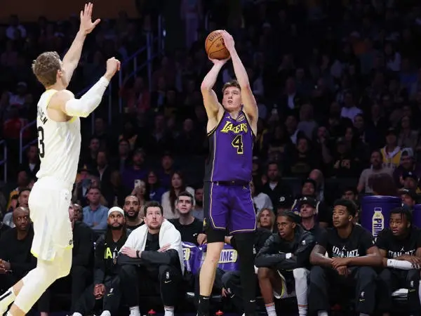 Dalton Knecht Ties Rookie Record: A Night to Remember Against the Jazz